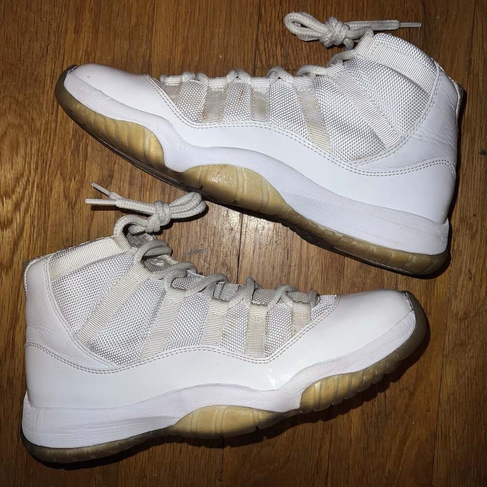 Nike Air Jordan 11 OG Silver Anniversary White Men Size 8/Women 9.5 + Shoe Paper